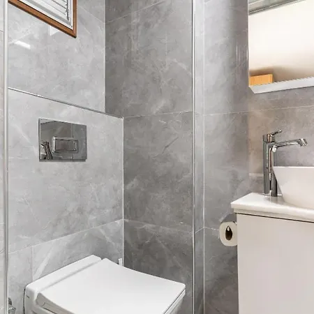 Comfortable With Garden In “urla Iskele” Urla