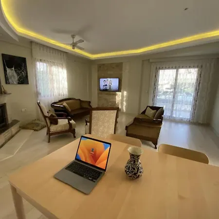 Villa Comfortable With Garden In “urla Iskele”