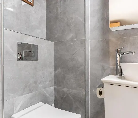 Comfortable With Garden In “urla Iskele” Urla