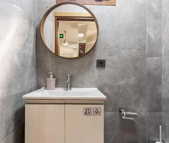 Comfortable With Garden In “urla Iskele”