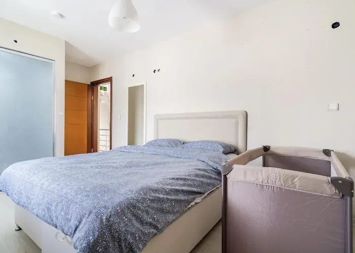 Comfortable With Garden In “urla Iskele” Vilă Urla