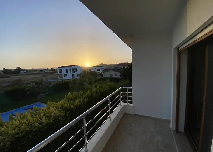 Comfortable With Garden In “urla Iskele” Urla